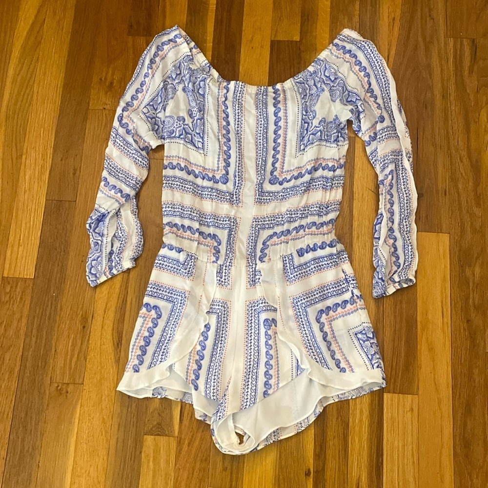 Lovers + Friends Women’s White and Blue Printed Long Sleeve Romper Size XS